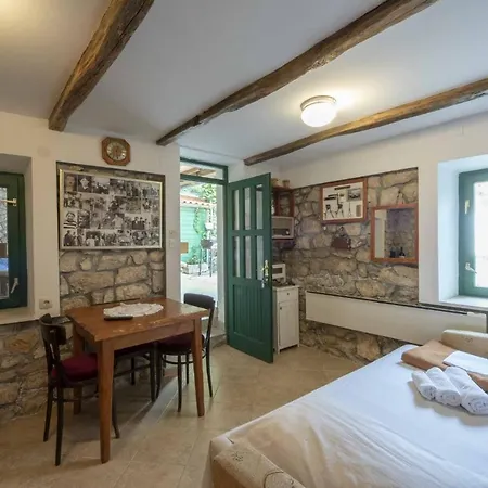 Traditional Stone House Perkovic Villa *