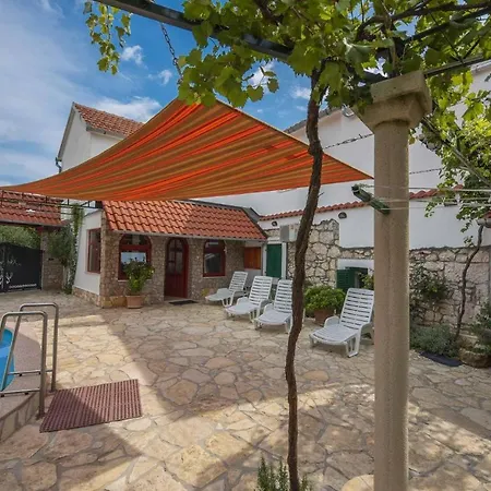 Traditional Stone House Perkovic Villa