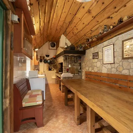 فيلة Traditional Stone House Perkovic Velika Cista (Sibenik-Knin)