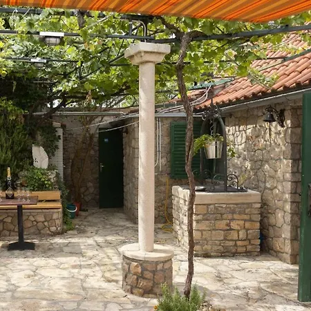 Traditional Stone House Perkovic * Velika Cista (Sibenik-Knin)