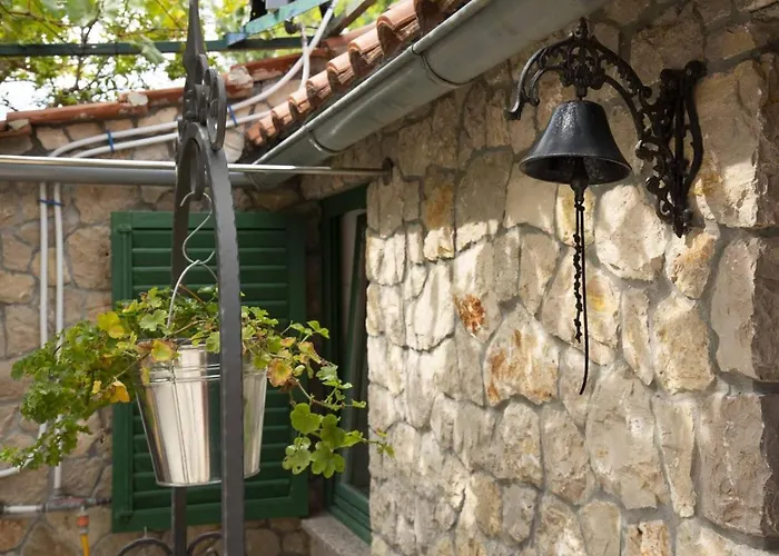 Traditional Stone House Perkovic Velika Cista (Sibenik-Knin)