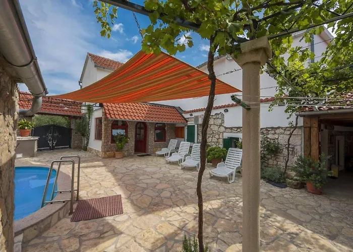 Traditional Stone House Perkovic Villa